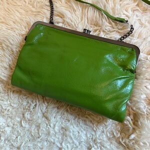 HOBO International Lauren clutch wallet crossbody bag Kelly green chain strap